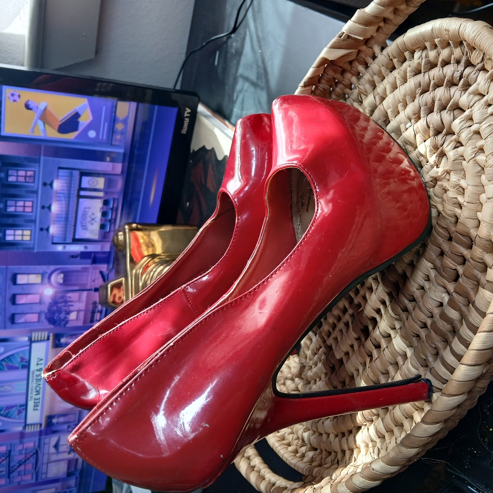 Elegant Red Heeled Boots SIZE 8